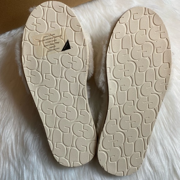 UGG Fluff Slide II Sheepskin Slipper Natural cream Size US 8 EU 39 New - Picture 3 of 5